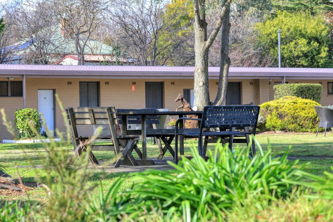 Hamilton Hume Motor Inn Yass Extérieur photo