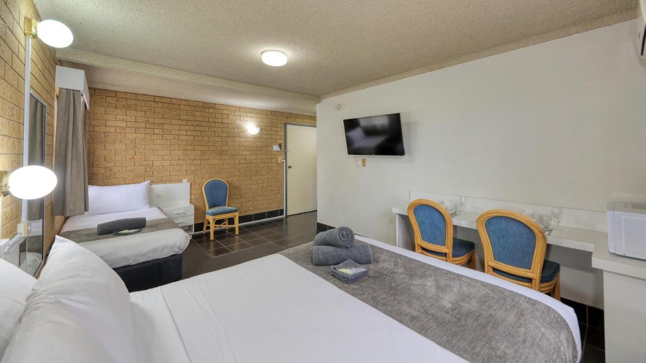 Hamilton Hume Motor Inn Yass Extérieur photo