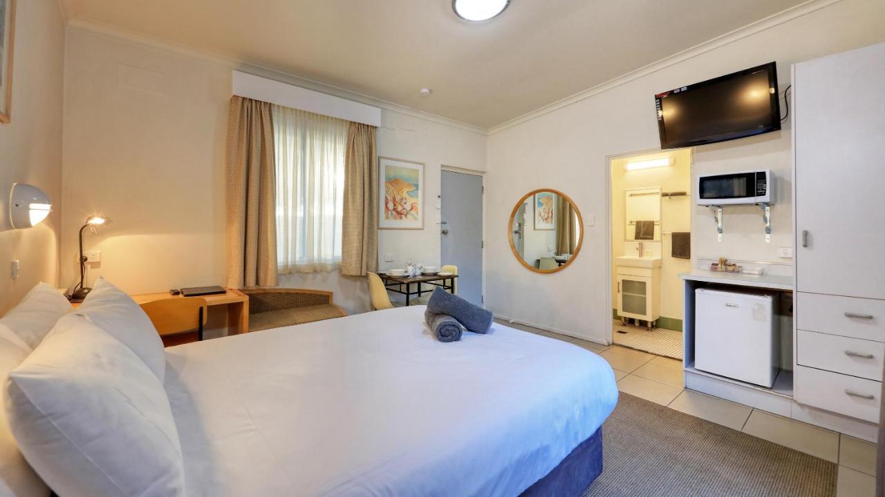 Hamilton Hume Motor Inn Yass Extérieur photo