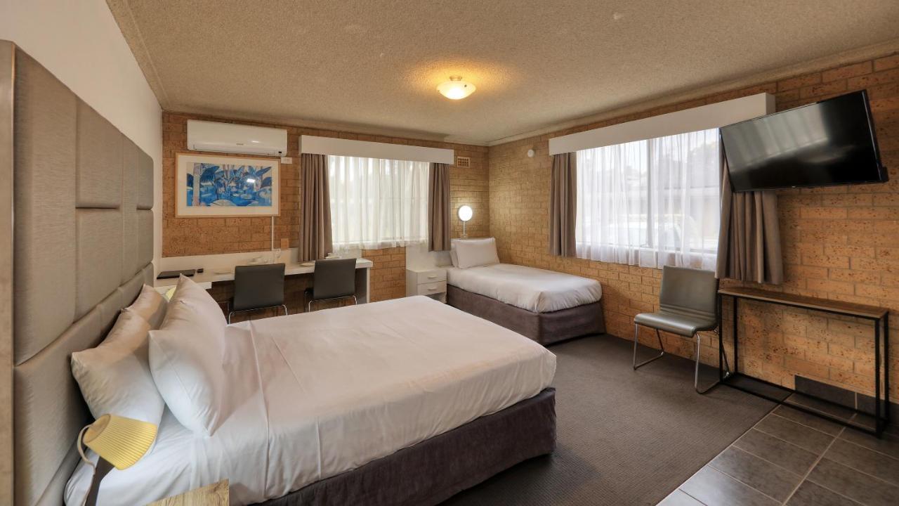 Hamilton Hume Motor Inn Yass Extérieur photo