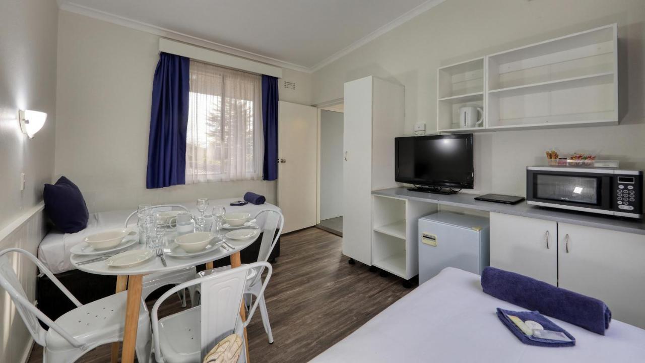 Hamilton Hume Motor Inn Yass Extérieur photo